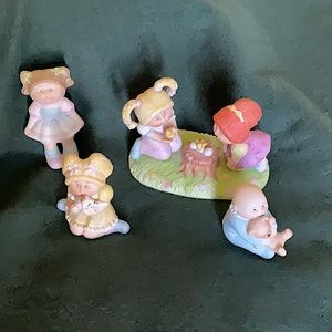Cabbage Patch figurines